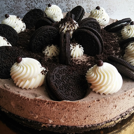 Tarta semifría de cheesecake con galletas Oreo y nata